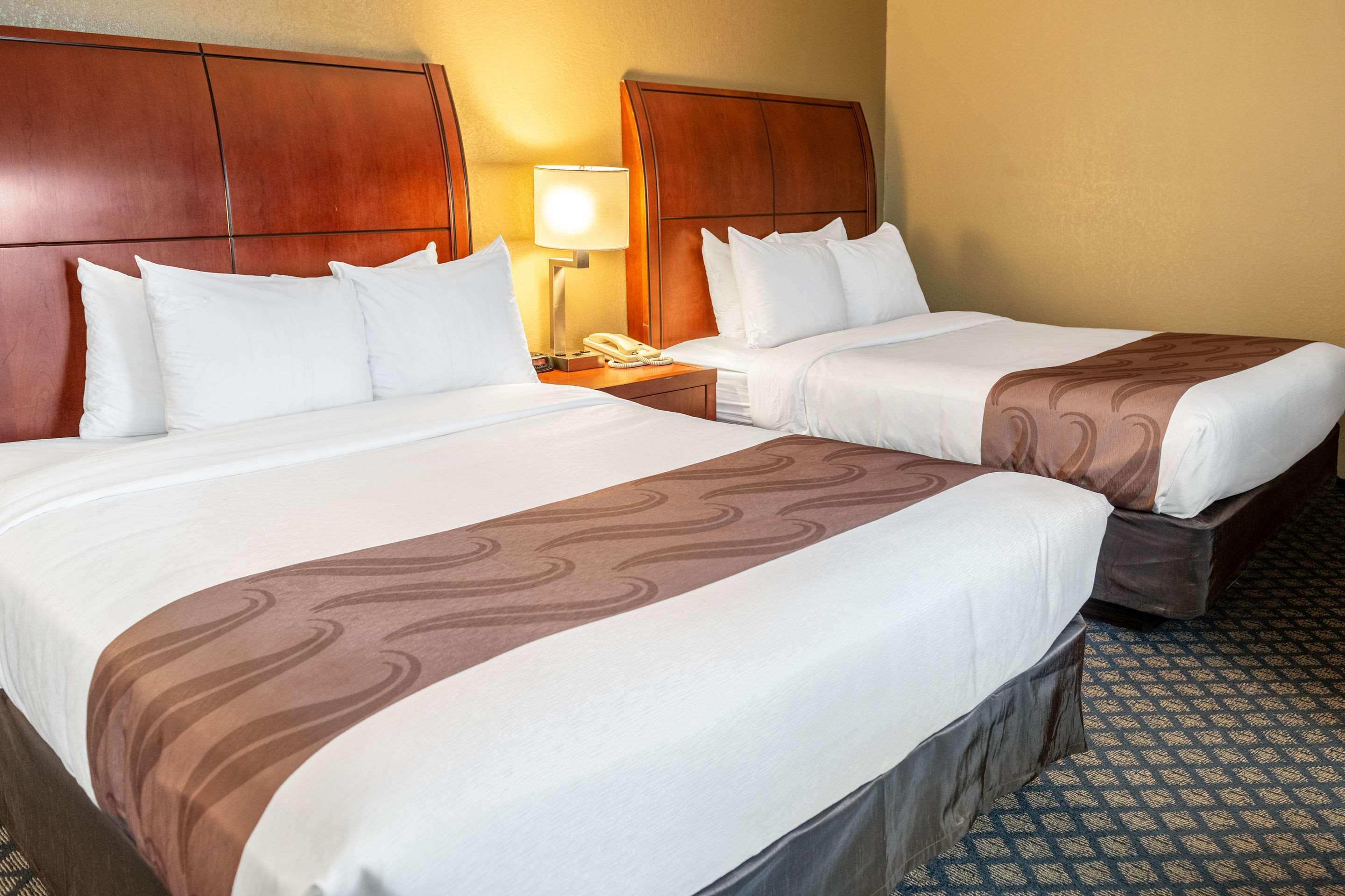 Quality Inn & Suites Seville Εξωτερικό φωτογραφία