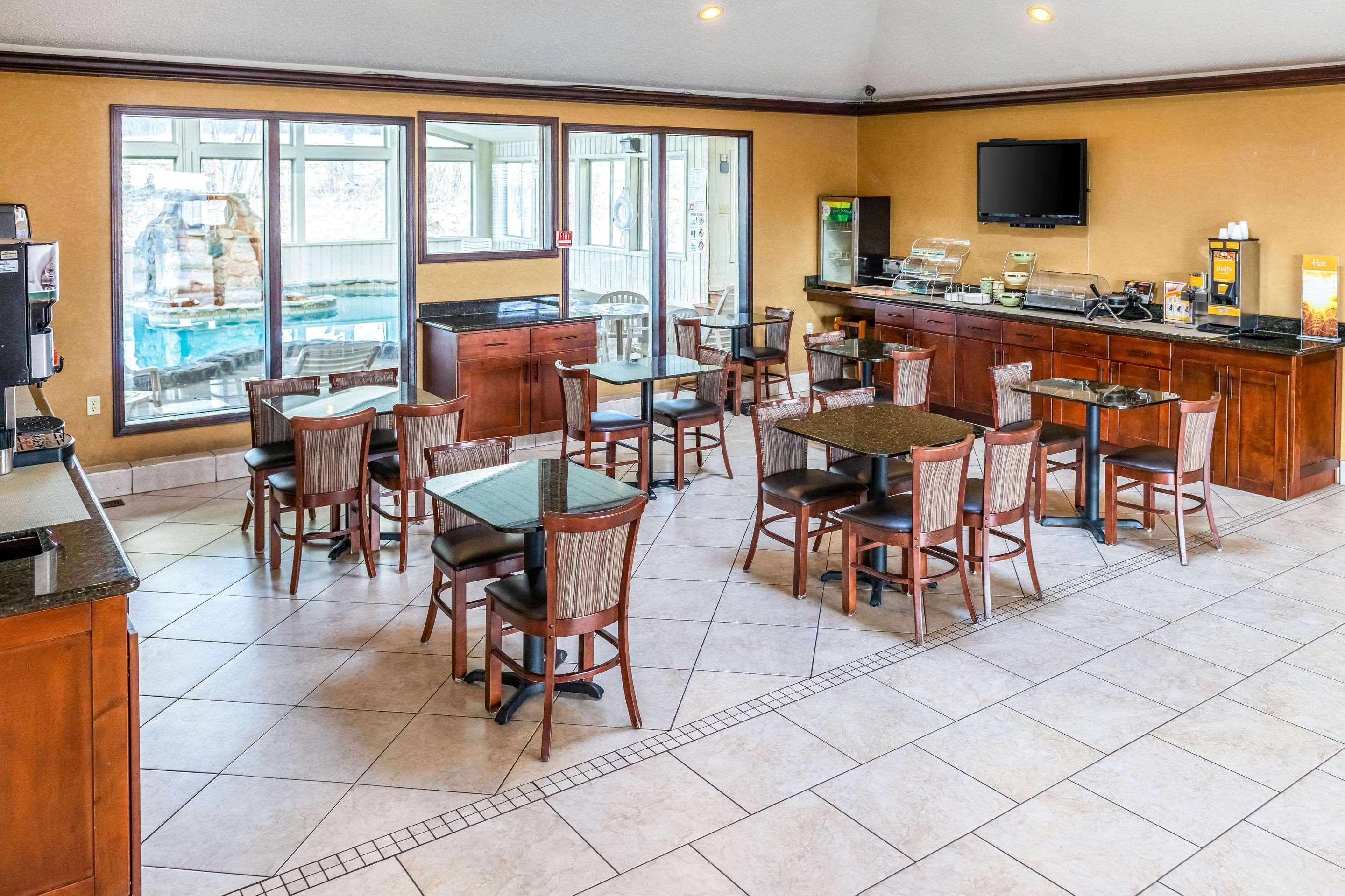 Quality Inn & Suites Seville Εξωτερικό φωτογραφία