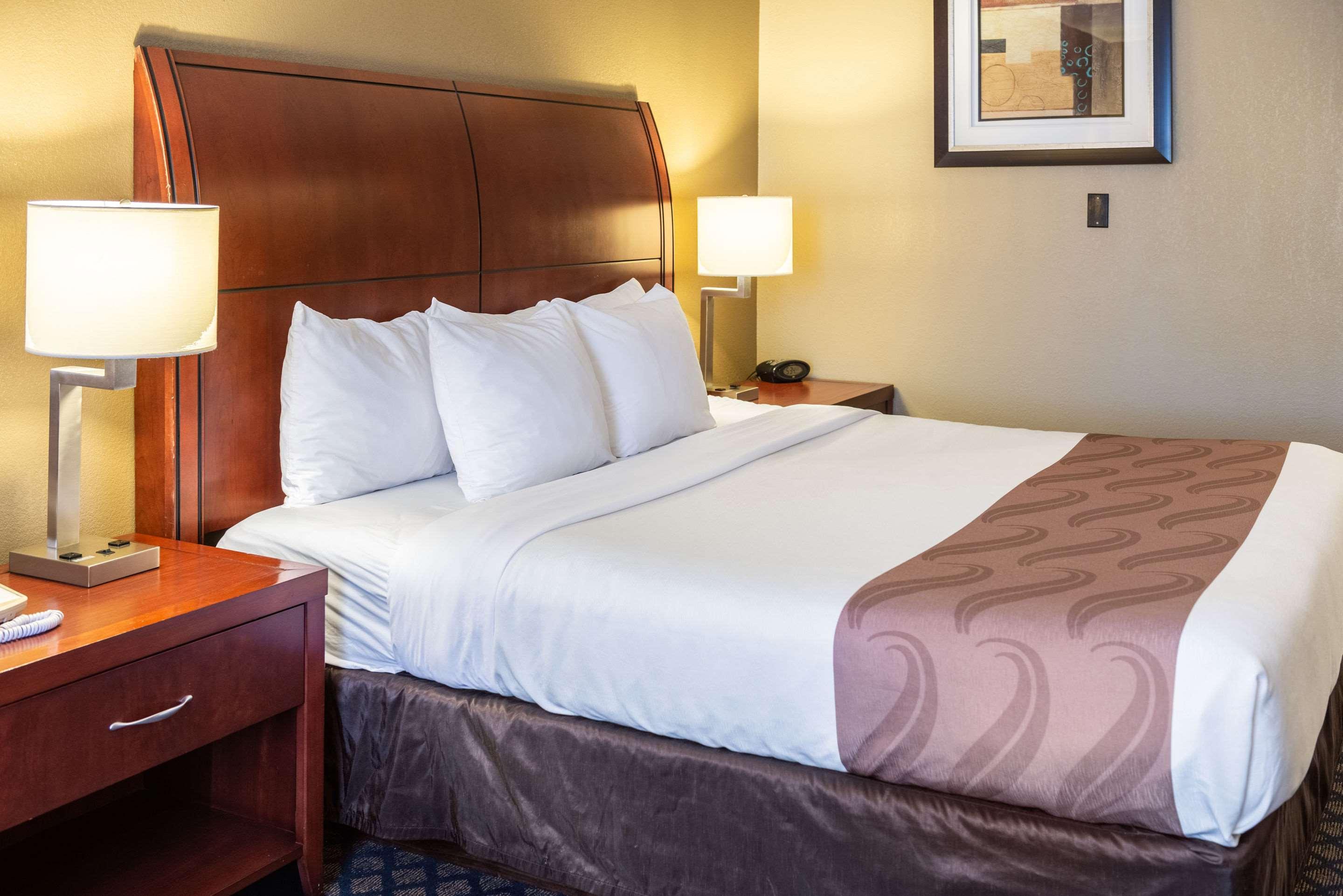 Quality Inn & Suites Seville Εξωτερικό φωτογραφία