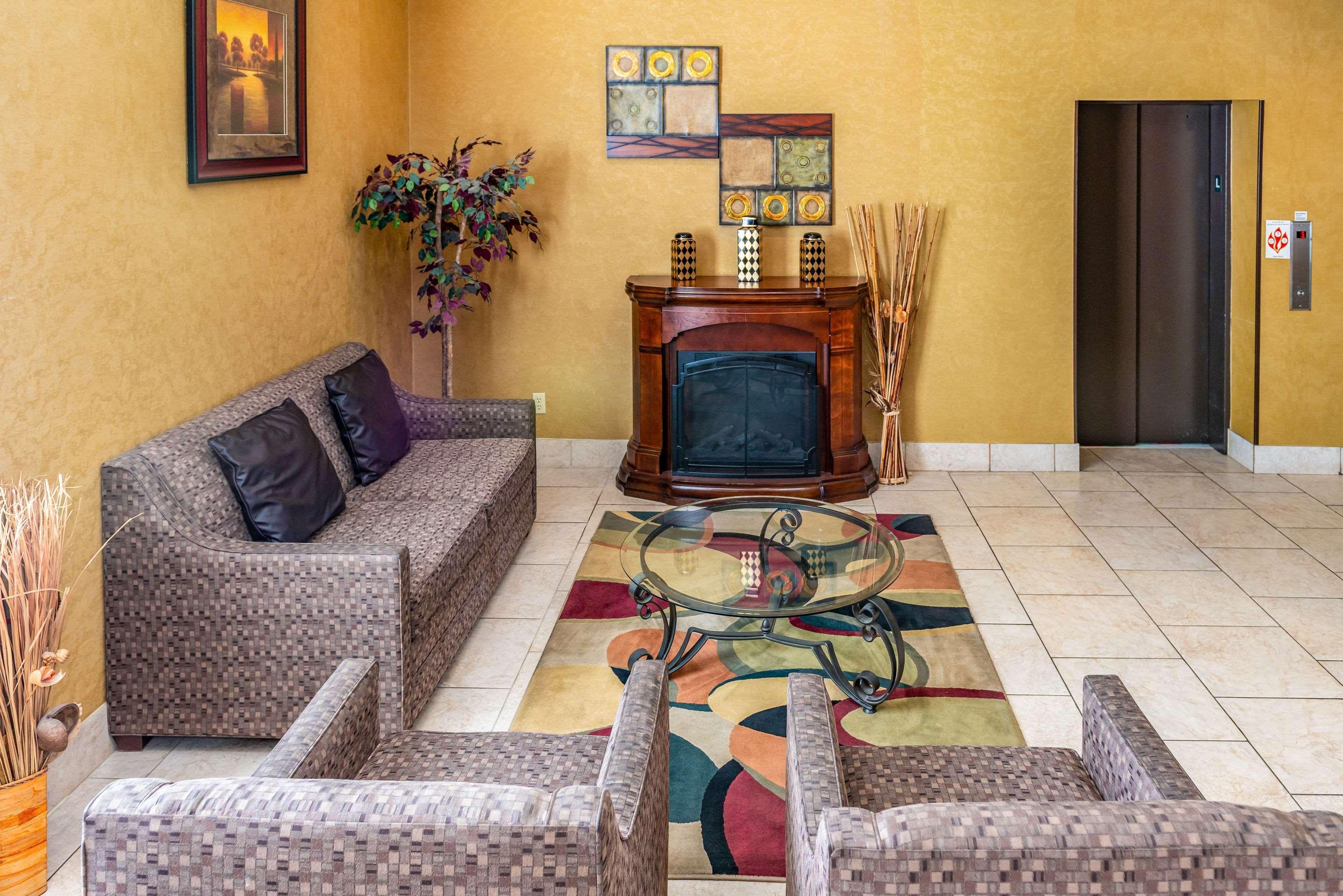 Quality Inn & Suites Seville Εξωτερικό φωτογραφία