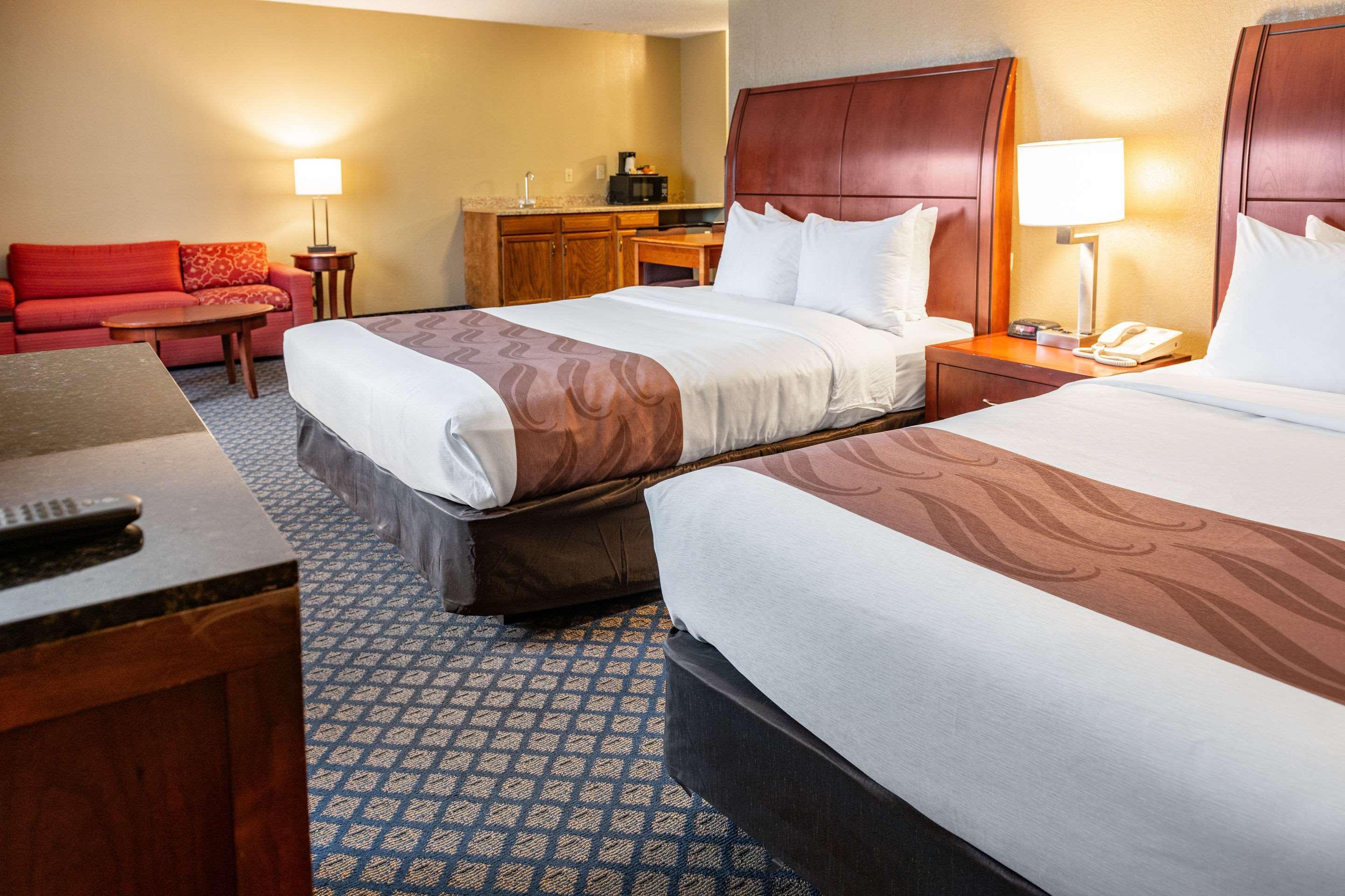 Quality Inn & Suites Seville Εξωτερικό φωτογραφία