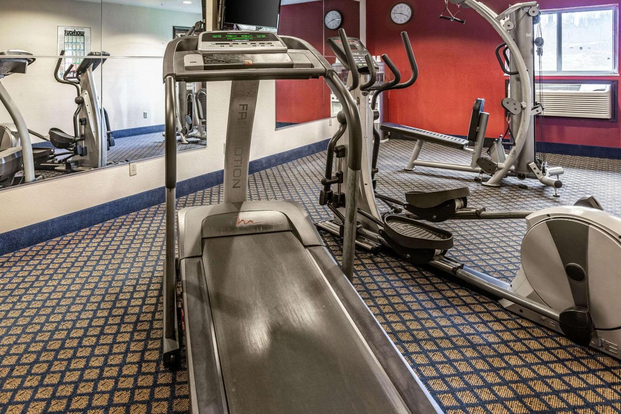 Quality Inn & Suites Seville Εξωτερικό φωτογραφία