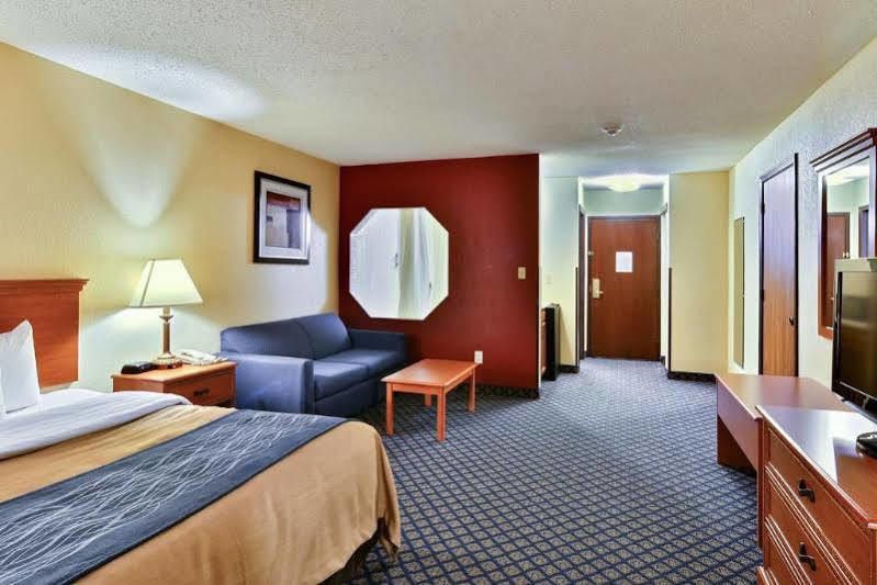 Quality Inn & Suites Seville Εξωτερικό φωτογραφία