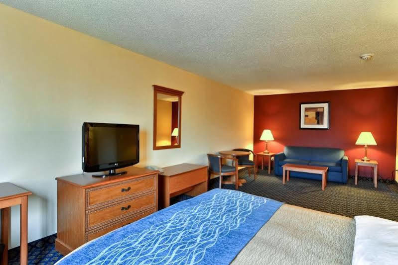 Quality Inn & Suites Seville Εξωτερικό φωτογραφία